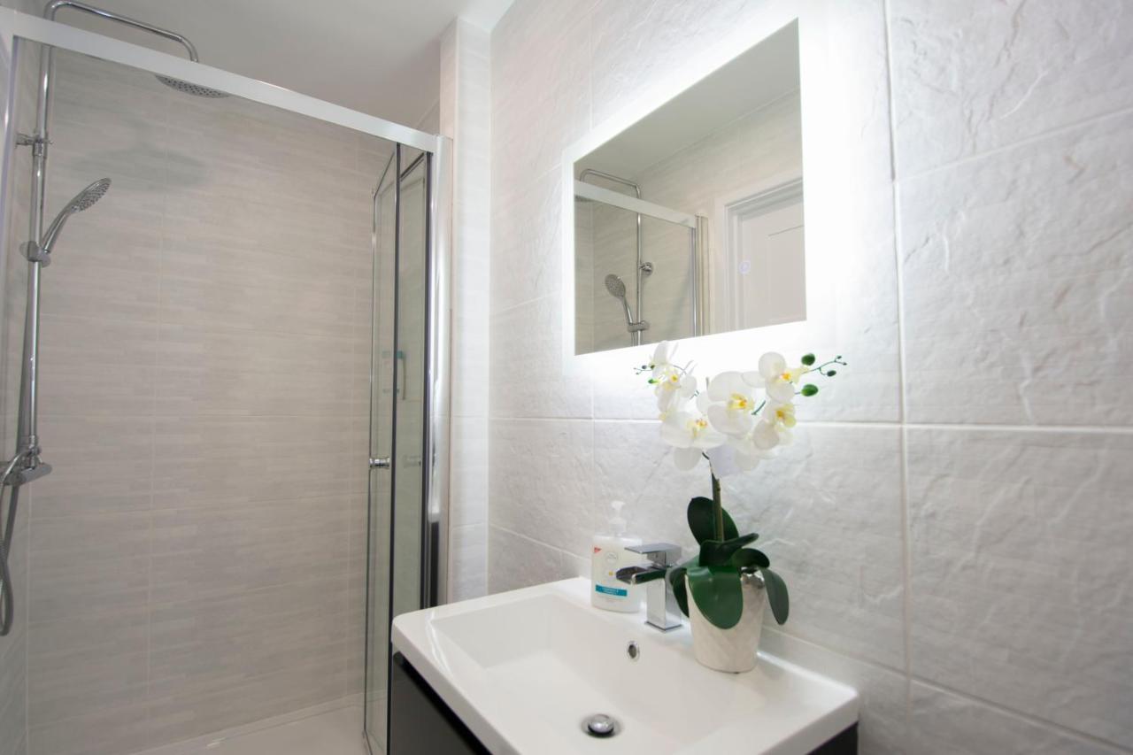 London Deluxe Apartments Mitcham Dış mekan fotoğraf