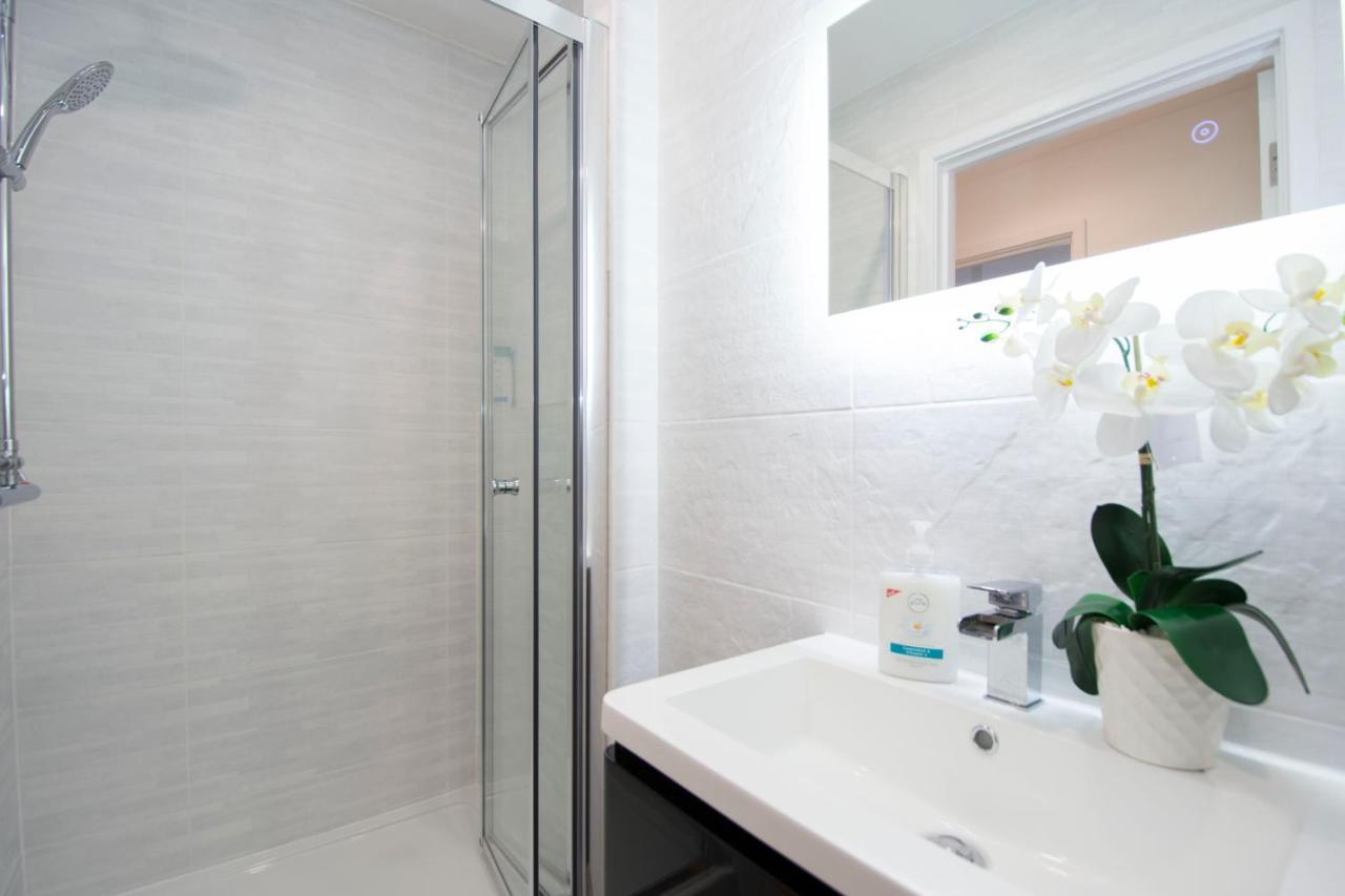 London Deluxe Apartments Mitcham Dış mekan fotoğraf