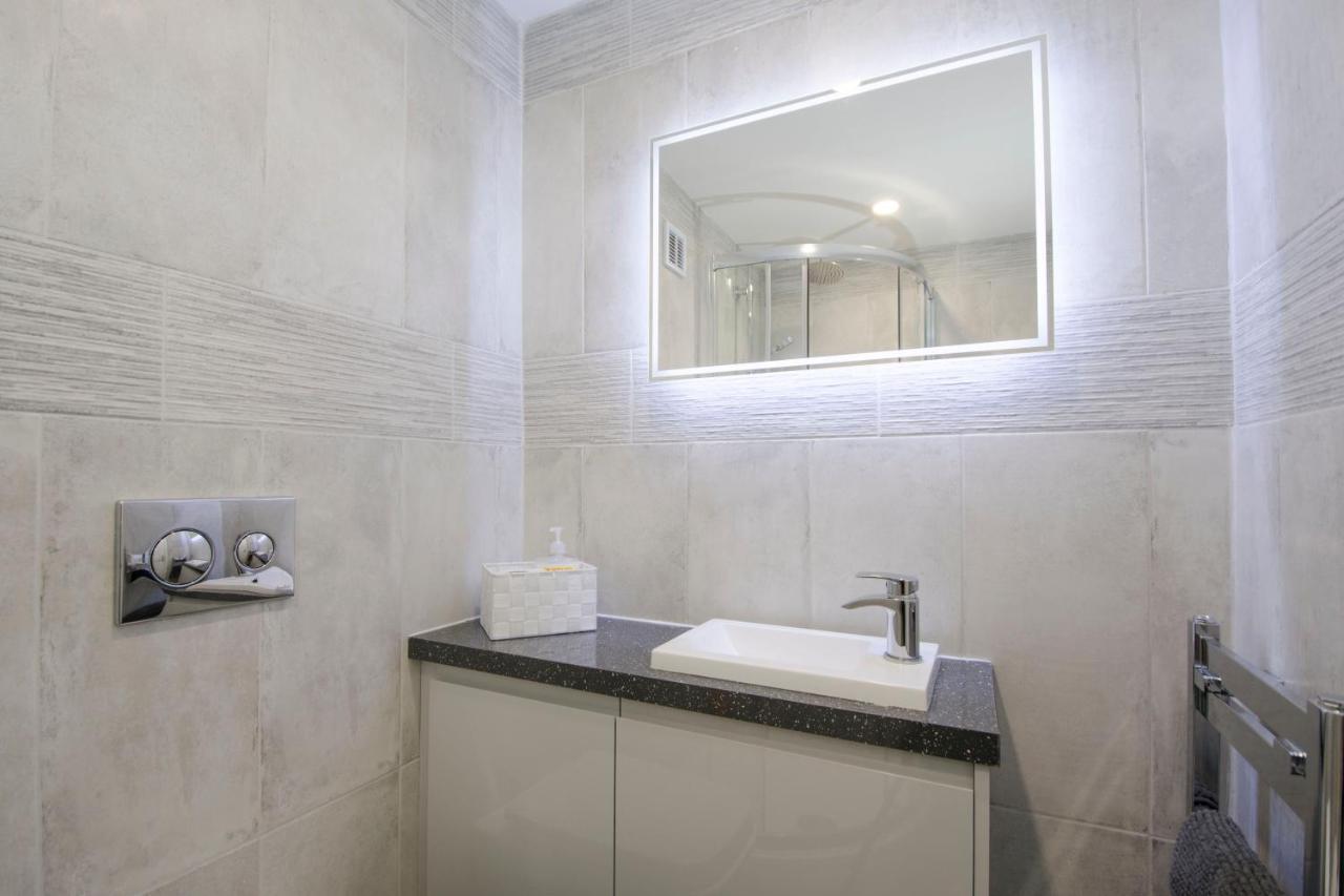 London Deluxe Apartments Mitcham Dış mekan fotoğraf