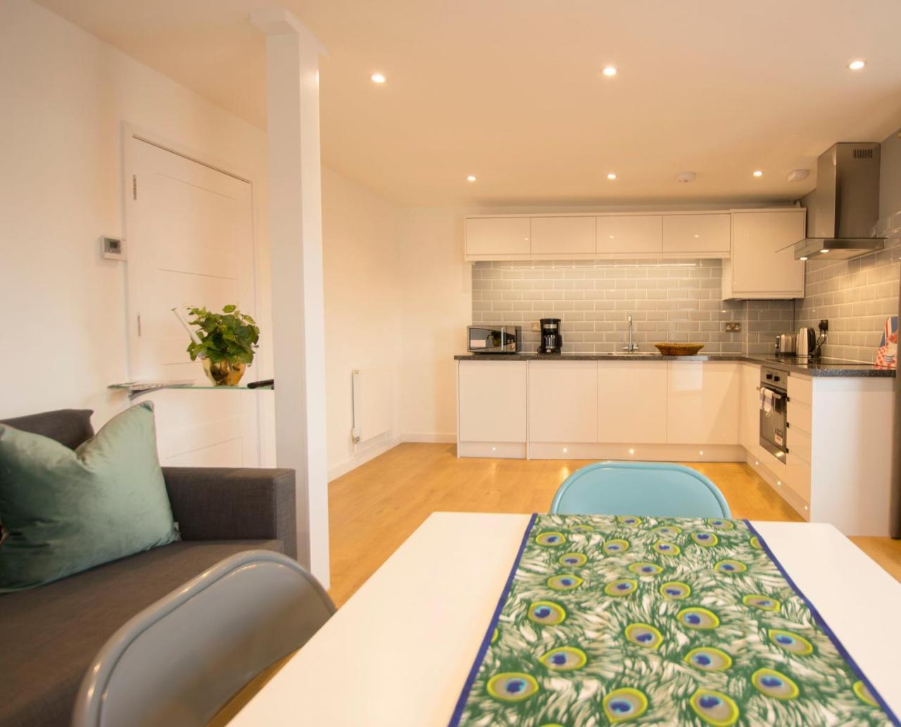 London Deluxe Apartments Mitcham Dış mekan fotoğraf