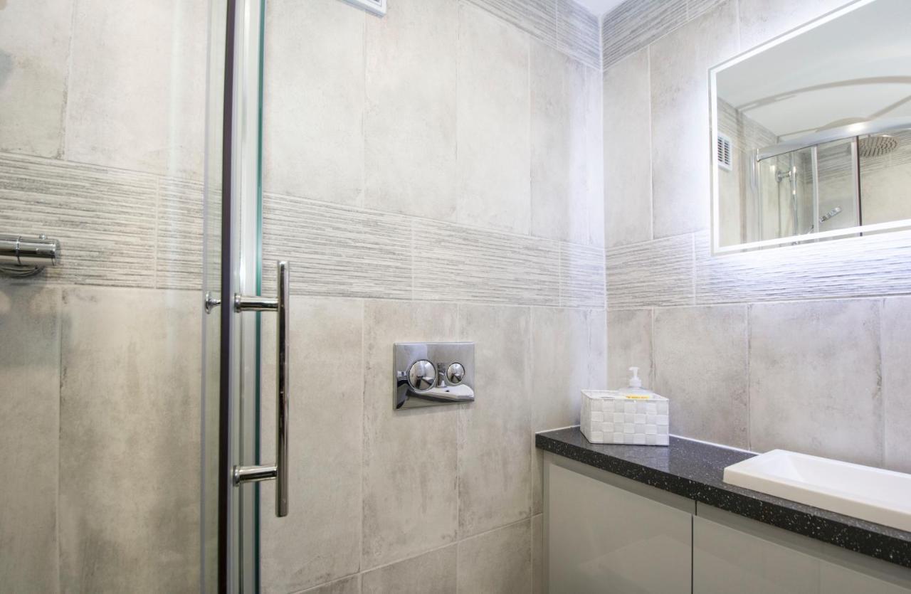 London Deluxe Apartments Mitcham Dış mekan fotoğraf